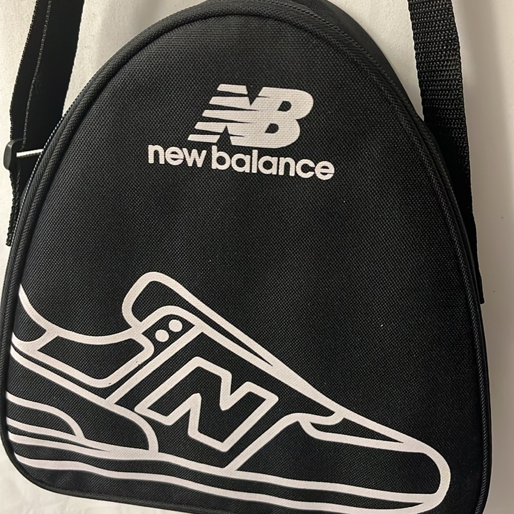 New Balance small insulated shoulder shoulder bag